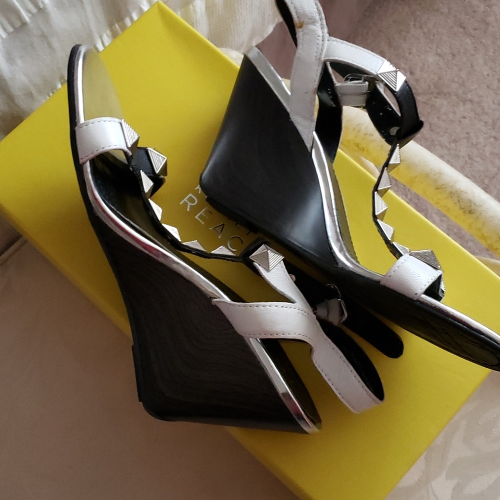 Shoes - Picture 2 of 3
